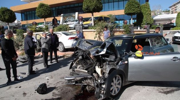 Antalya'da feci kaza: 1 yaralı