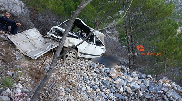 Antalya'da feci kaza: 2 ölü, 2 yaralı