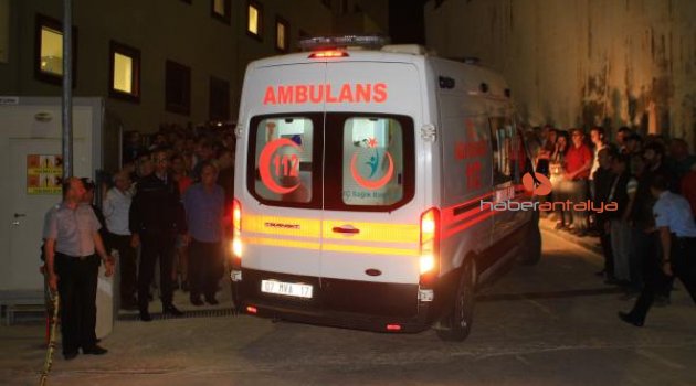 Antalya'da feci kaza! 2 ölü, 3 yaralı