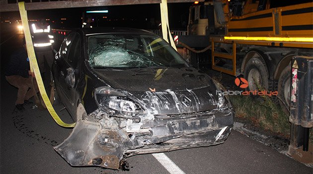 Antalya'da feci kaza: 2 yaralı