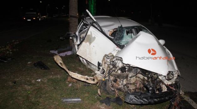 Antalya'da feci kaza: 2 yaralı