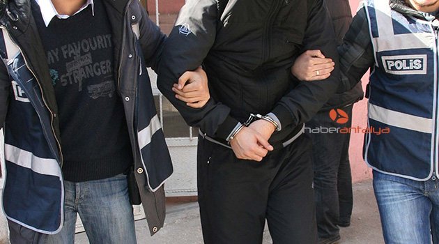 Antalya'da FETÖ operasyonu: 3 tutuklama
