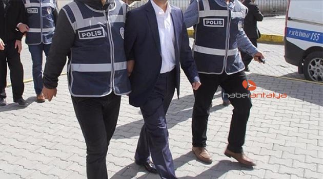 Antalya'da FETÖ operasyonuna 14 tutuklama