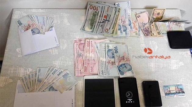 Antalya'da FETÖ/PDY operasyonu: 3 gözaltı