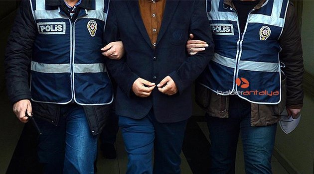 Antalya'da FETÖ/PDY soruşturmasına 2 tutuklama
