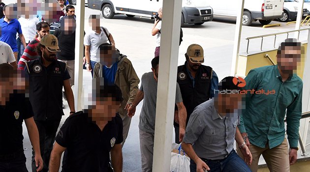 ANTALYA'DA FETÖ'DEN GÖZALTINA ALINAN POLİSLER ADLİYEDE