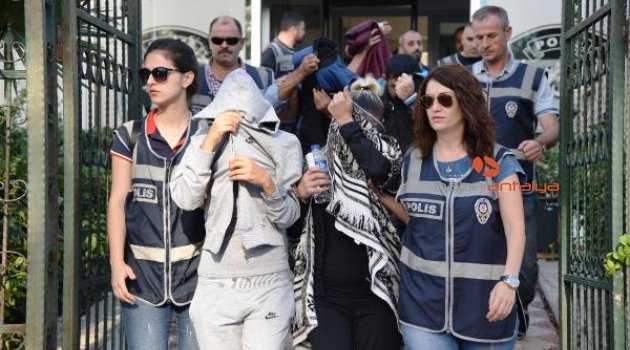 Antalya'da fuhuş şebekesi şüphelileri adliyede