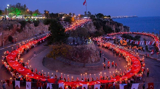 Antalya'da Gençlik Bayramı coşkusu