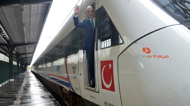 ANTALYA'DA HIZLI TRENLE TÜRKİYE'YE BAĞLANIYOR