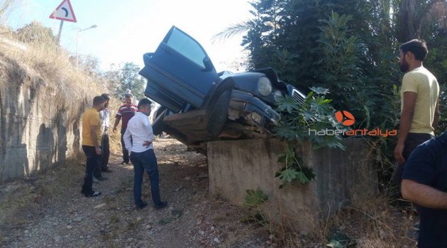 Antalya'da inanılmaz kaza: 4 yaralı