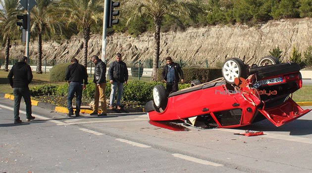 Antalya'da inanılmaz kaza: Aracıyla takla attı, çarpan ağabeyi çıktı!