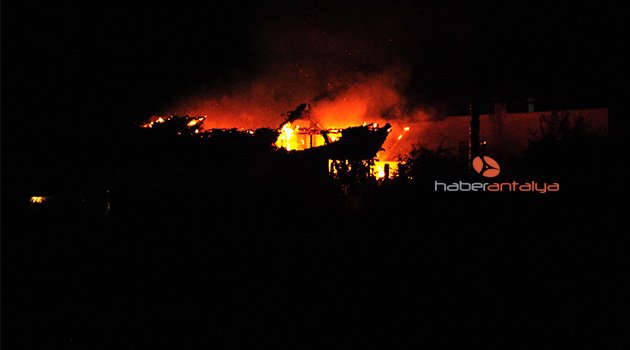 Antalya'da korkutan yangın