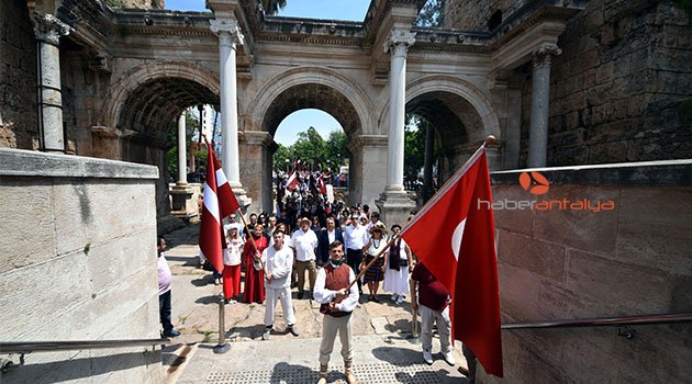 Antalya'da, Letonya'nın bağımsızlık günü coşkusu