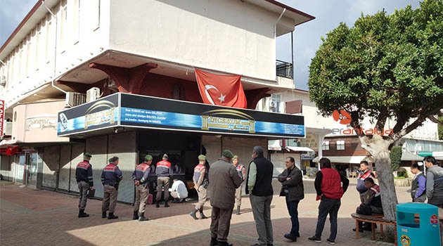 Antalya'da maskeli kuyumcu soygunu