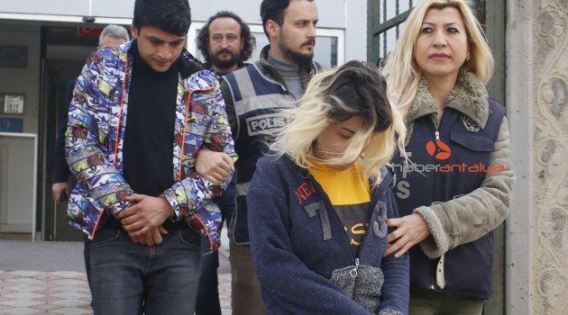 Antalya'da motosikletli gaspçı sevgililer yakalandı