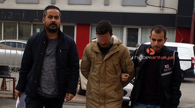 Antalya'da otoparklara usulsüz araç çeken çeteye operasyon