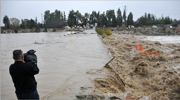 Antalya'da sağanak hayatı olumsuz etkiledi
