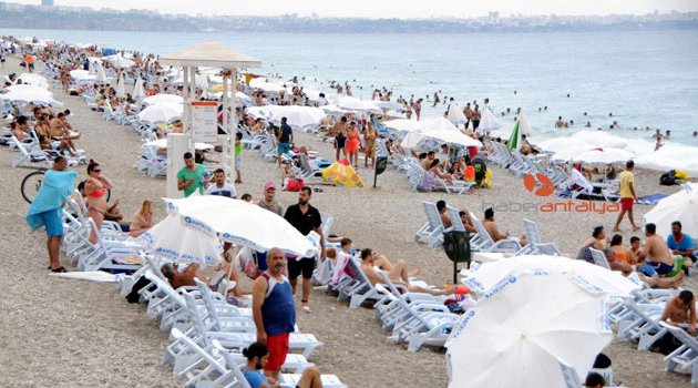 ANTALYA'DA SAHİLLER ŞENLENDİ