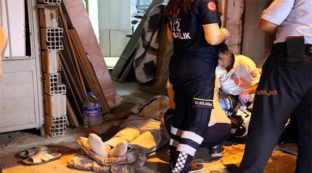 Antalya'da sır ölüm: Kapı önünde can çekişirken bulundu