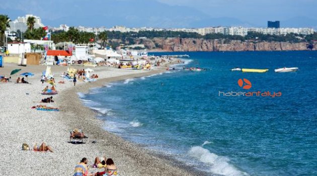 Antalya'da Sonbahar'da Yaz manzarası