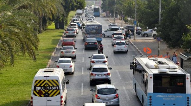 Antalya'da trafik felç oldu!