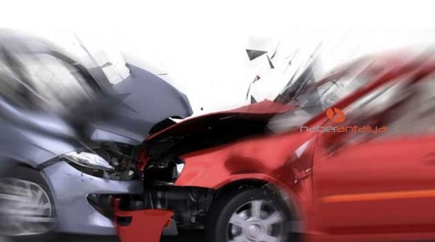 ANTALYA'DA TRAFİK KAZASI: 1 ÖLÜ, 3 YARALI