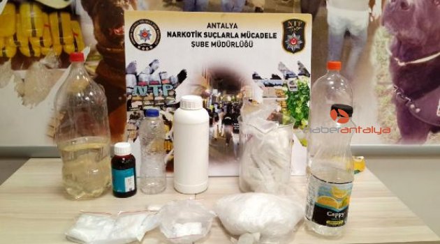 Antalya'da uyuşturucu tacirlerine operasyon: Çok sayıda gözaltı