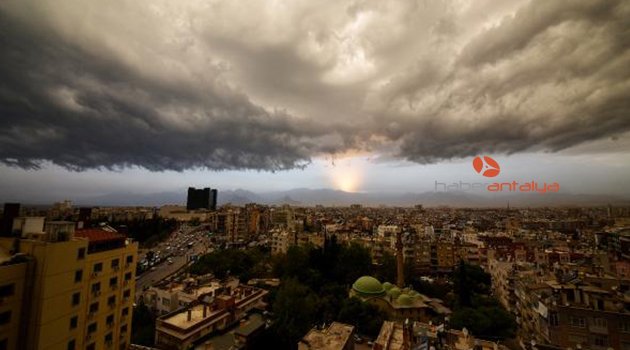 Antalya'da yağmur etkili oldu - Hava Durumu