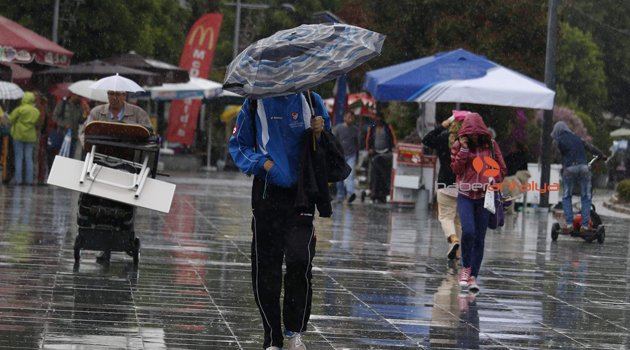 ANTALYA'DA YAĞMUR ZOR ANLAR YAŞATTI