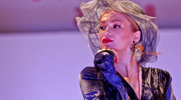 Antalya'da yeni yıl festivali dansla başladı