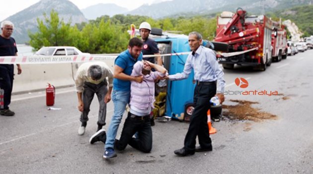 Antalya'da zincirleme kaza: 13 yaşındaki Muhammet öldü, 6 yaralı