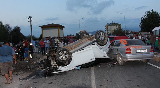 Antalya&#039;da zincirleme kaza: 7 yaralı