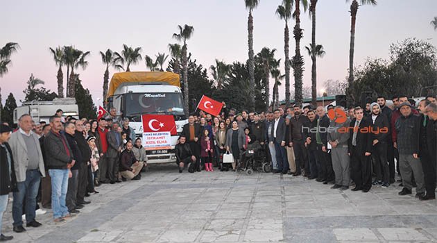 Antalya'dan Afrin'deki Mehmetçiklere 1 kamyon portakal
