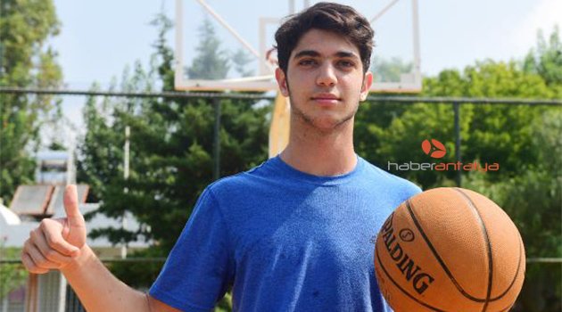 Antalya'dan Anadolu Efes'e yıldız transfer