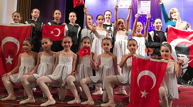 Antalyalı öğrenciler Rusya'da ödülleri topladı