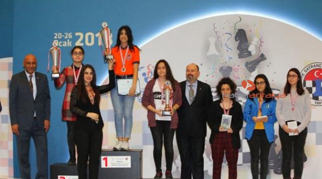 Antalyalı sporcular satranca damga vurdu