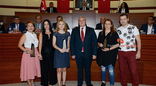 Antalya'nın en güzel vitrinleri ödüllendirildi
