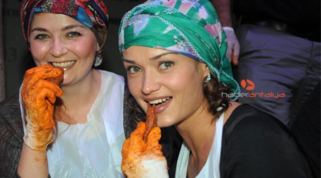 ANTALYA'NIN RUS GELİNLERİ EVLERİNE GERİ DÖNDÜ