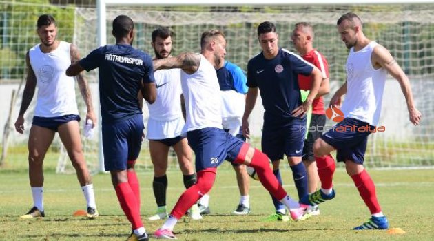 Antalyaspor 4 eksikle çalıştı