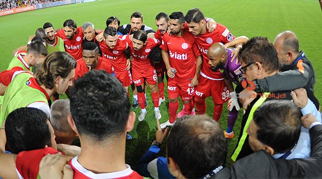ANTALYASPOR BEŞİKTAŞ İLK YARI SONUCU ve MAÇ NOTLARI