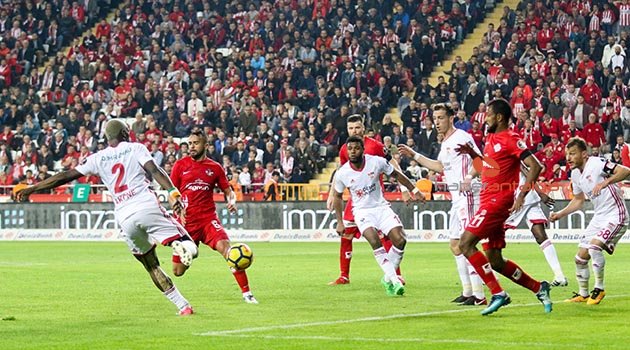 Antalyaspor bir sezonda 20 puan eksildi