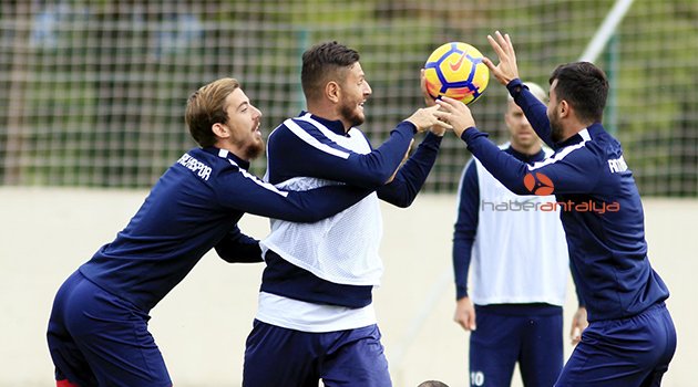 Antalyaspor’da Bursaspor mesaisi sürüyor (3 eksik var)