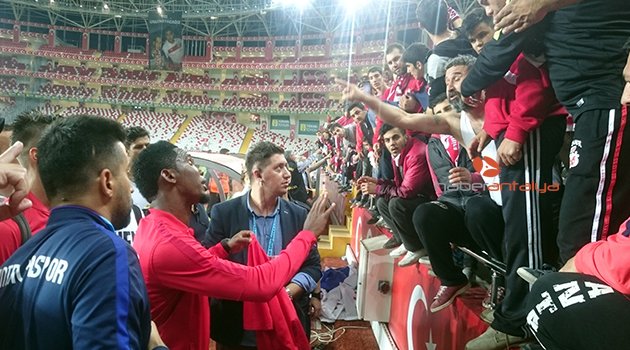 ANTALYASPOR’DA ETO’O DEVREYİ KAPATTI