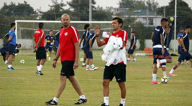 Antalyaspor’da Leonardo, ilk kez takımı çalıştırdı