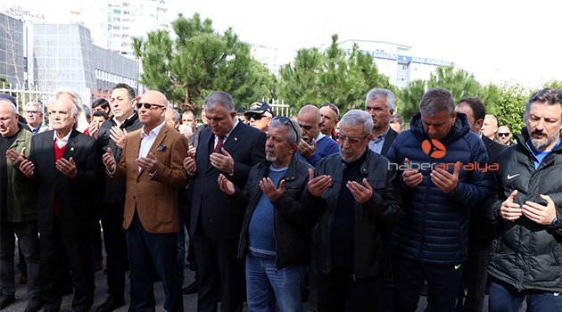 Antalyaspor’dan hayatını kaybeden eski futbolcusuna tören