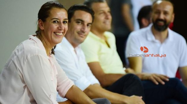 Antalyaspor erkek basketbol takımına kadın genel menajer