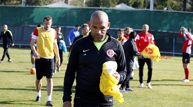 ANTALYASPOR FENERBAHÇE’YE BİLENİYOR