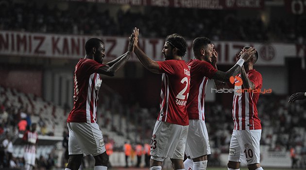 Antalyaspor ile Göztepe 15 yıl sonra Süper Lig’de karşılaşıyor