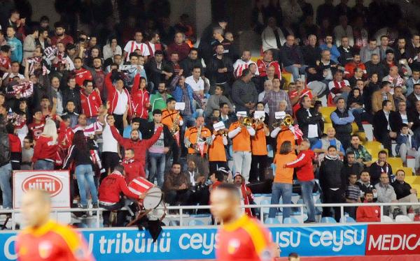 ANTALYASPOR TARAFTAR BANDOSU MADDİ DESTEK İSTİYOR