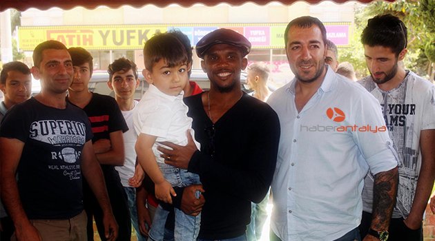 ANTALYASPOR TARAFTAR GRUBU'NDAN ETO'O'YA PLAKET